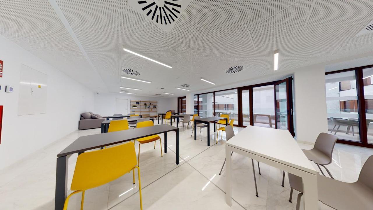 Appartamento Micampus Avenida Del Puerto - Residencia De Estudiantes